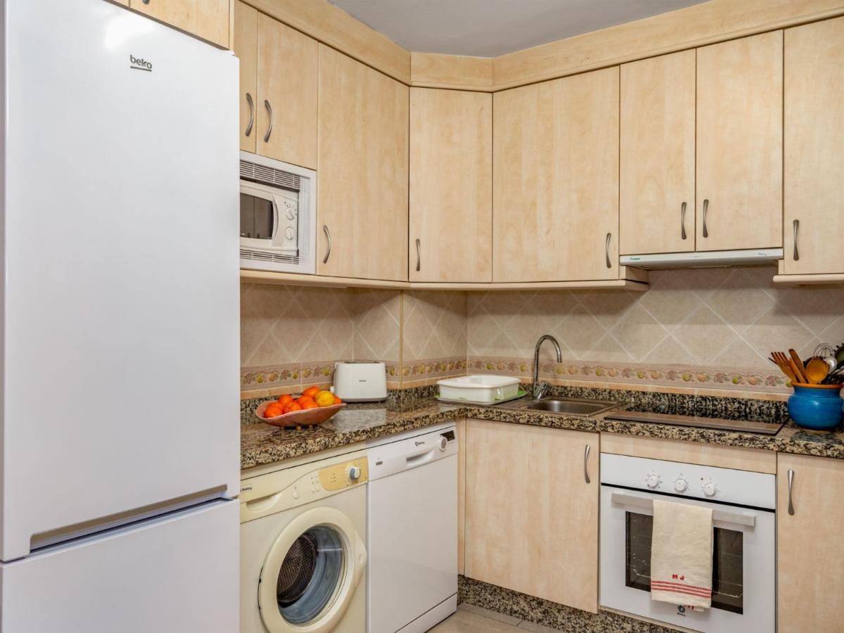 Caracas De By Interhome Marbella